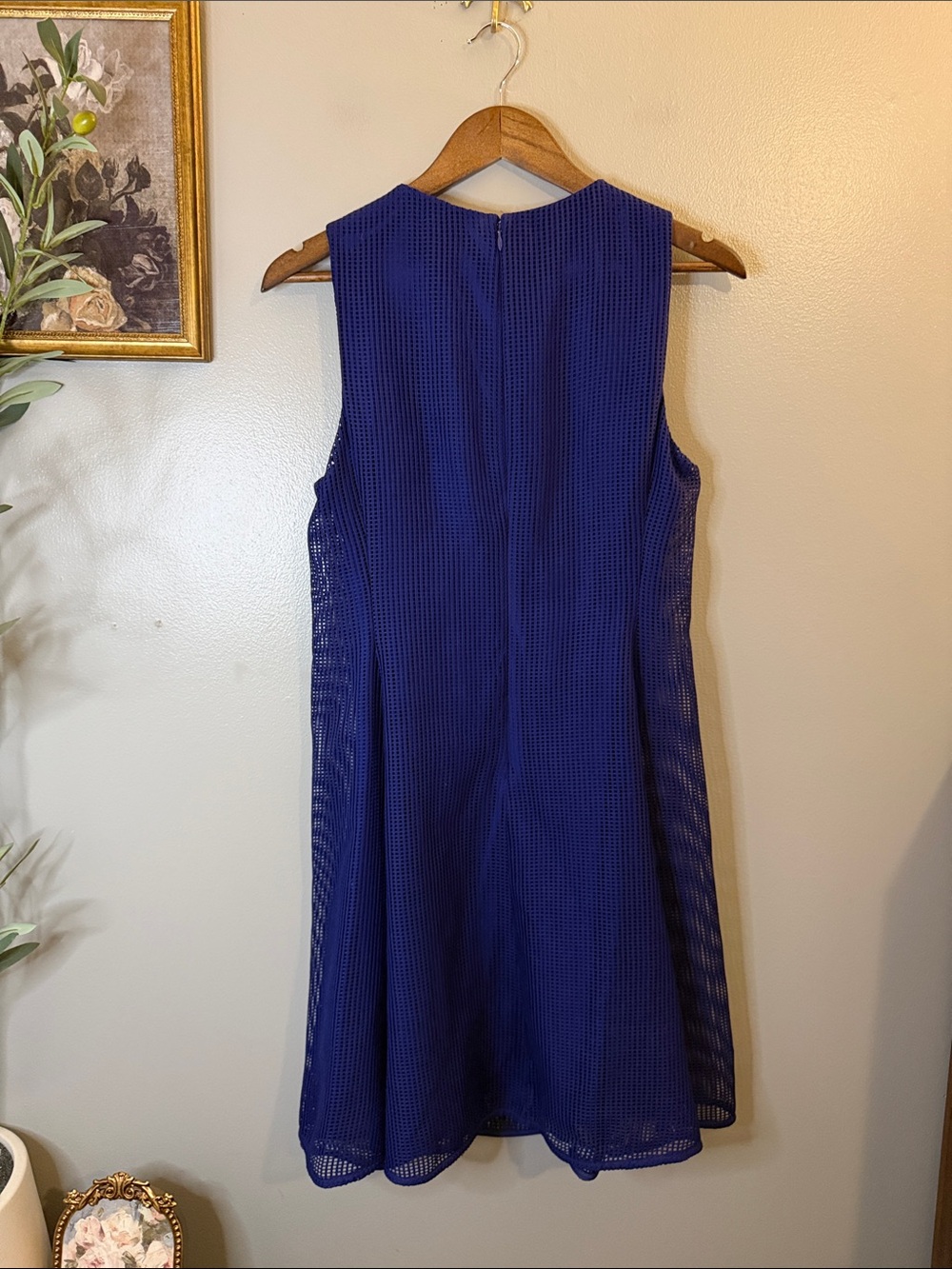 DKNY Size 10 Blue Mesh Sleeveless Shift Dress Gold O-Ring Zip Modern Cocktail - Picture 8 of 8
